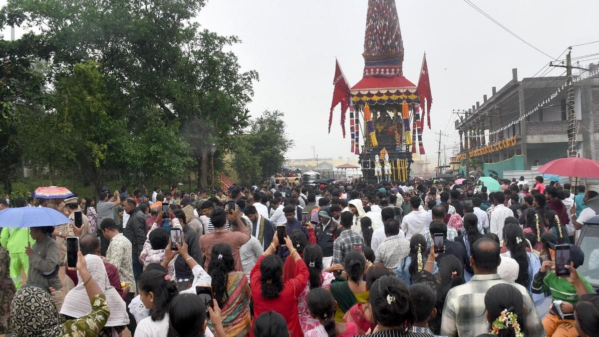 Annual Chamundeshwari Rathotsava Draws Thousands to Historic Chamundi Hills