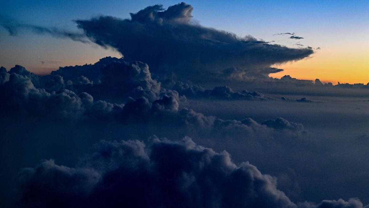 Severe Cyclonic Storm Forecast to Strike North Andhra Pradesh Coast by October 28: IMD Issues Red Alerts
