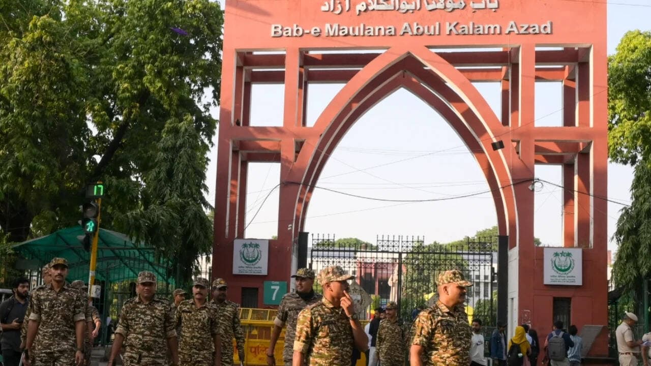 Delhi Police Register FIR Against Opposition Lawmakers Following Jamia Student Demonstration