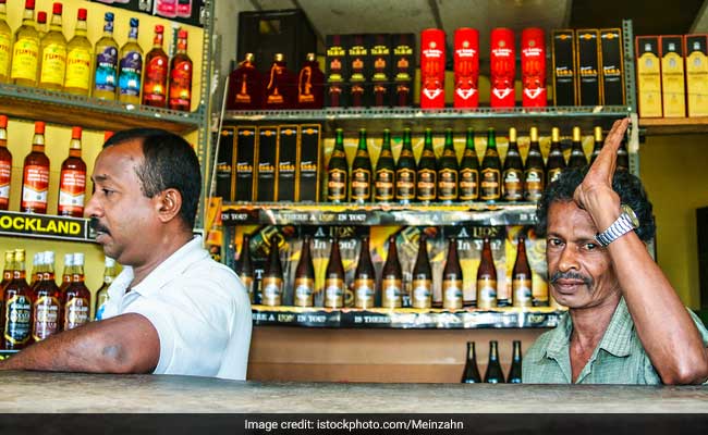 AAP Threatens Massive Street Protests Over Delhi Digital Liquor Platform