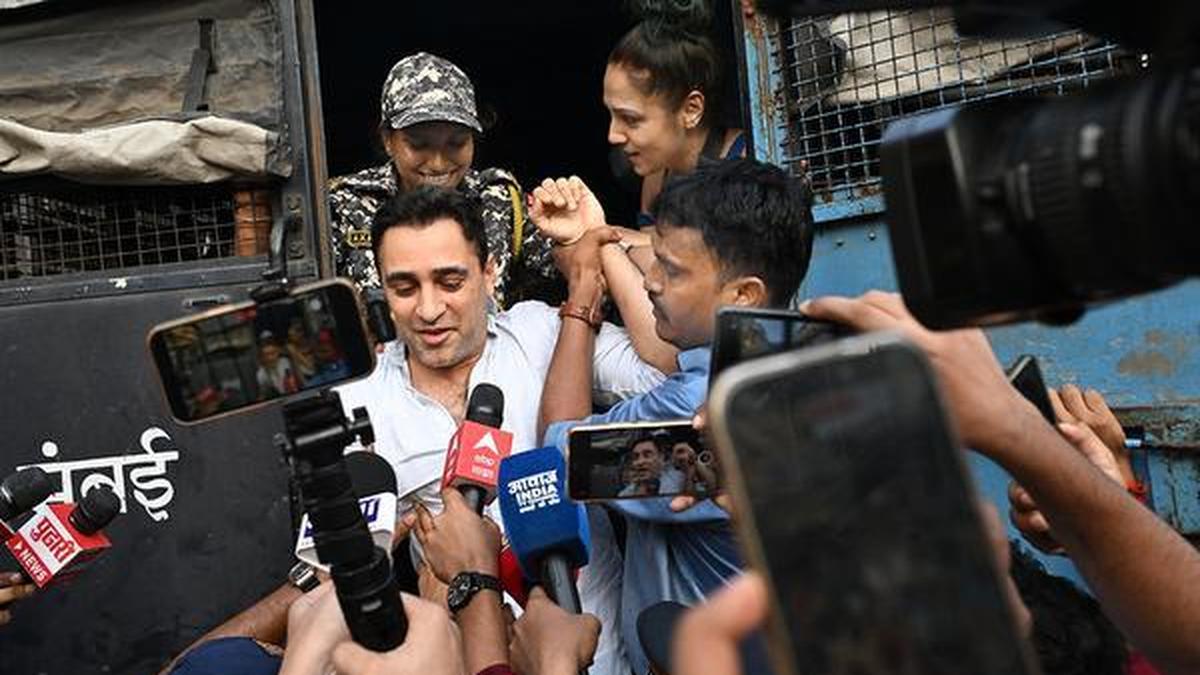 Bombay High Court Temporarily Halts Deportation Notice Issued to Actor Imran Khan