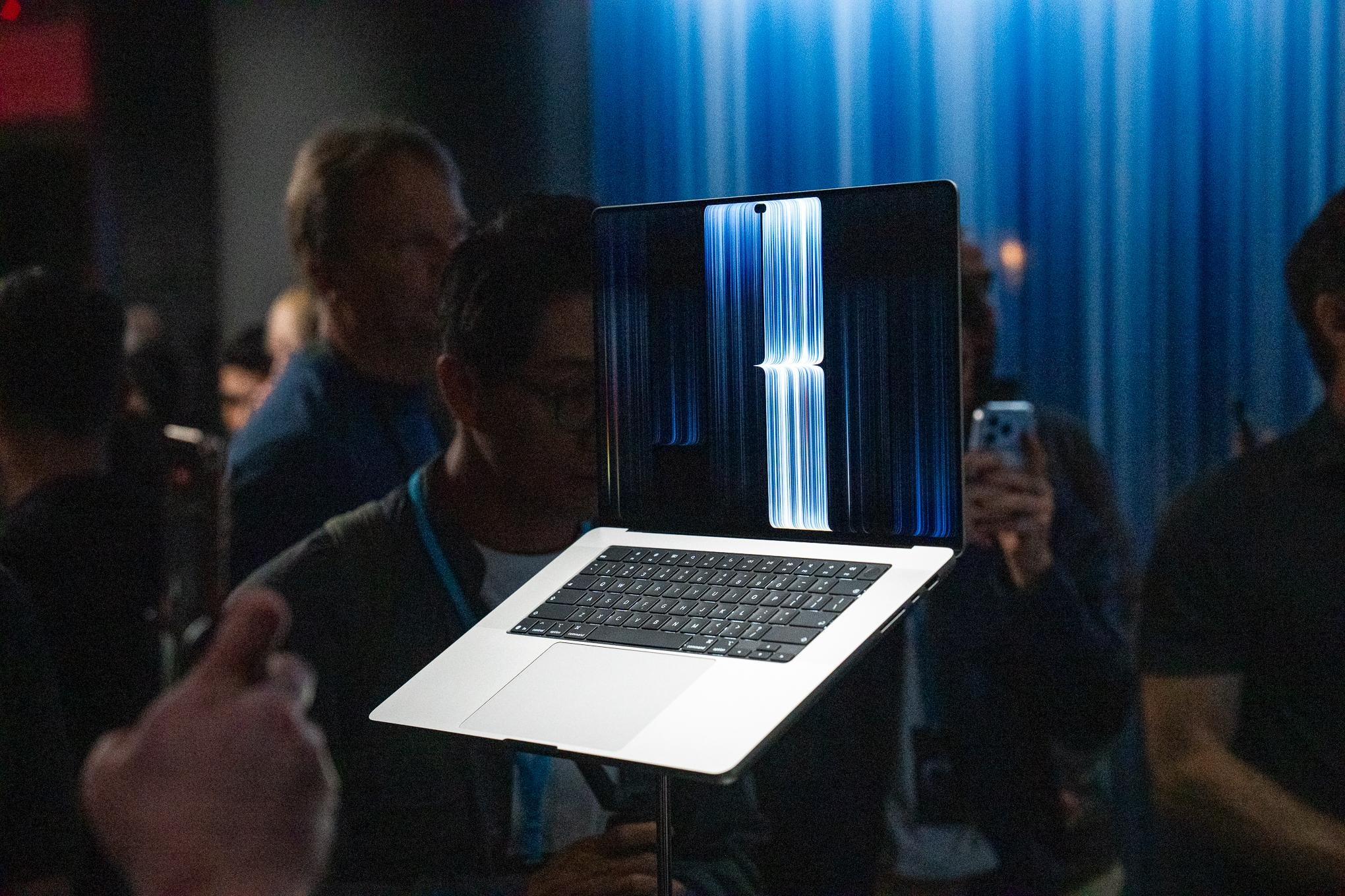 Apple Breaks Decade-Long Taboo With Debut of Touchscreen MacBook Pro