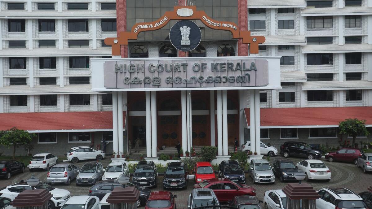 Kerala High Court Overturns Ban on Female Employment in State Toddy Shops, Citing Constitutional Violations