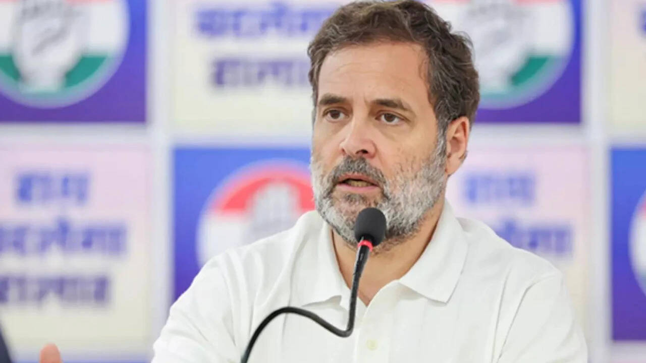 Rahul Gandhi Reaches Out to Delhi Traders Amid Anti-CEC Protests